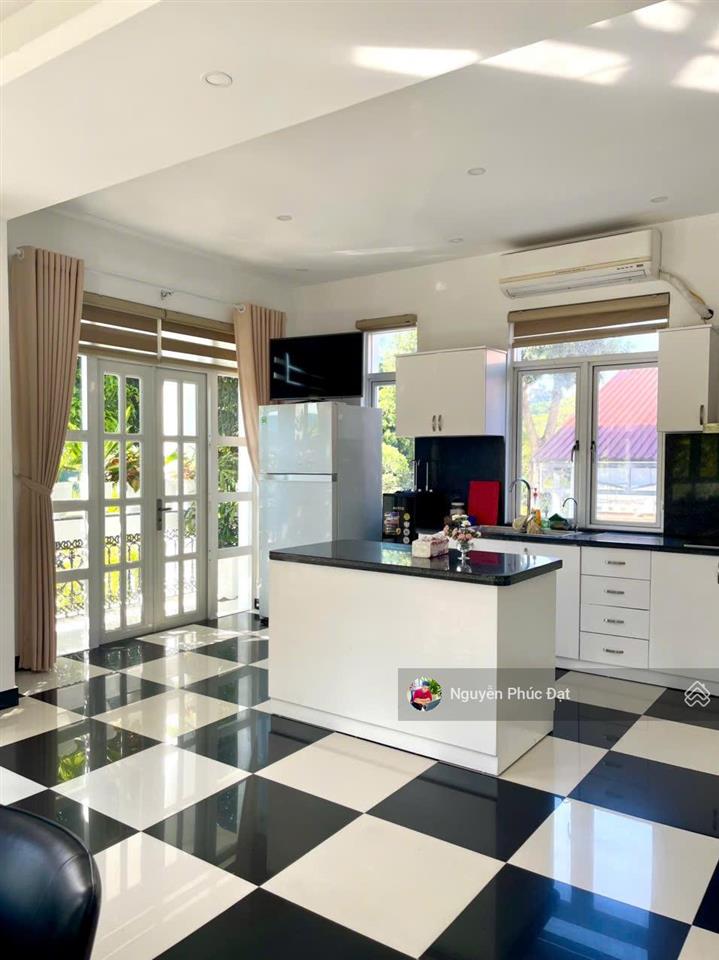 Cho thuê căn biệt thự biển an viên góc mặt tiền đường chính 1a sầm uất