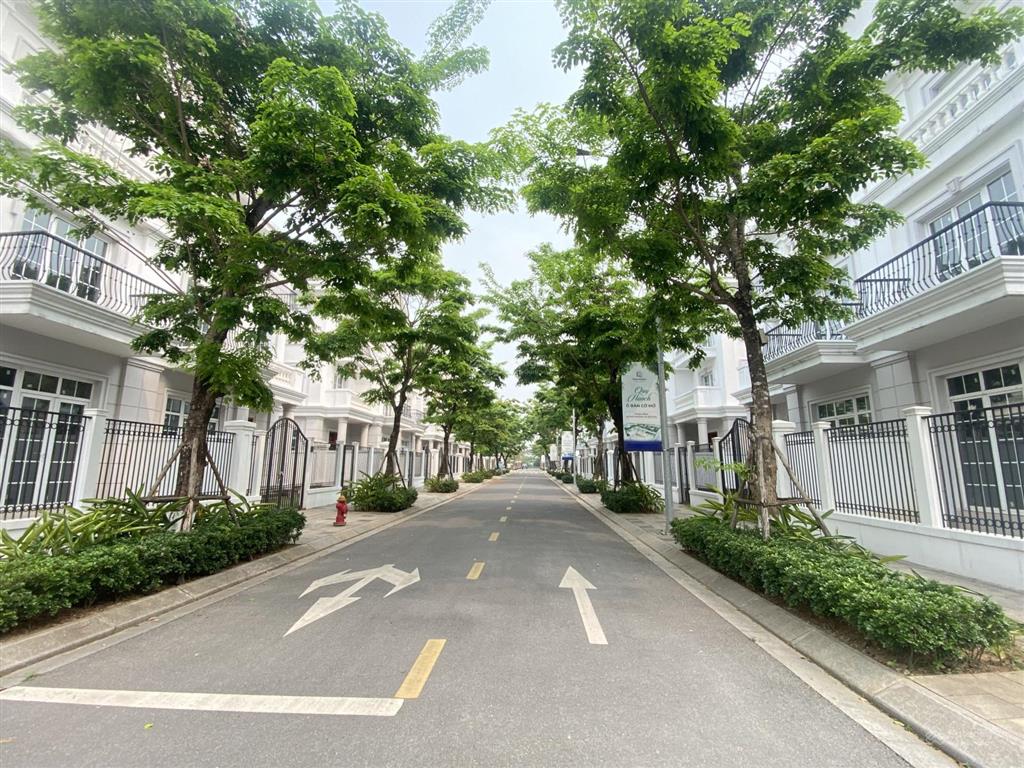 Chủ ngộp bank, bán nhanh căn bt song lập eurowindow twinpark gia lâm. sẵn nhà ở ngay.sổ đỏ trao tay