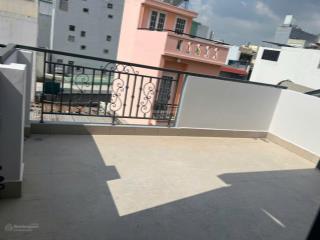 Nhà mới 100%. ban công. thoáng sạch. yên tĩnh. an ninh