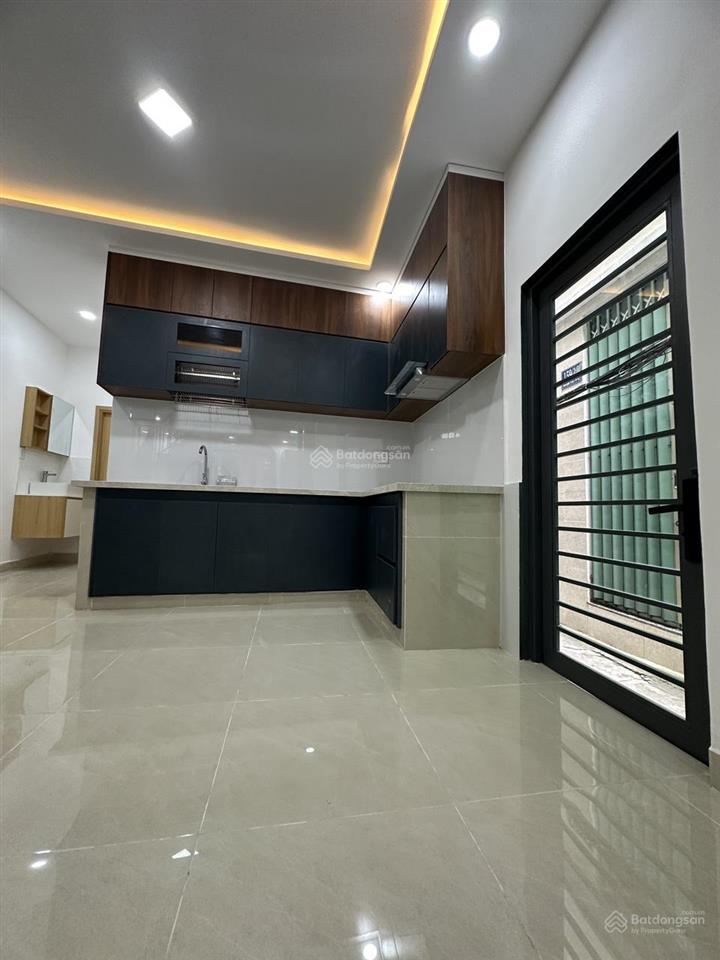 Chính chủ bán nhà 2 mặt thoáng đường trần quốc thảo, kế kỳ đồng. nhà đẹp 2 tầng. full nội thất