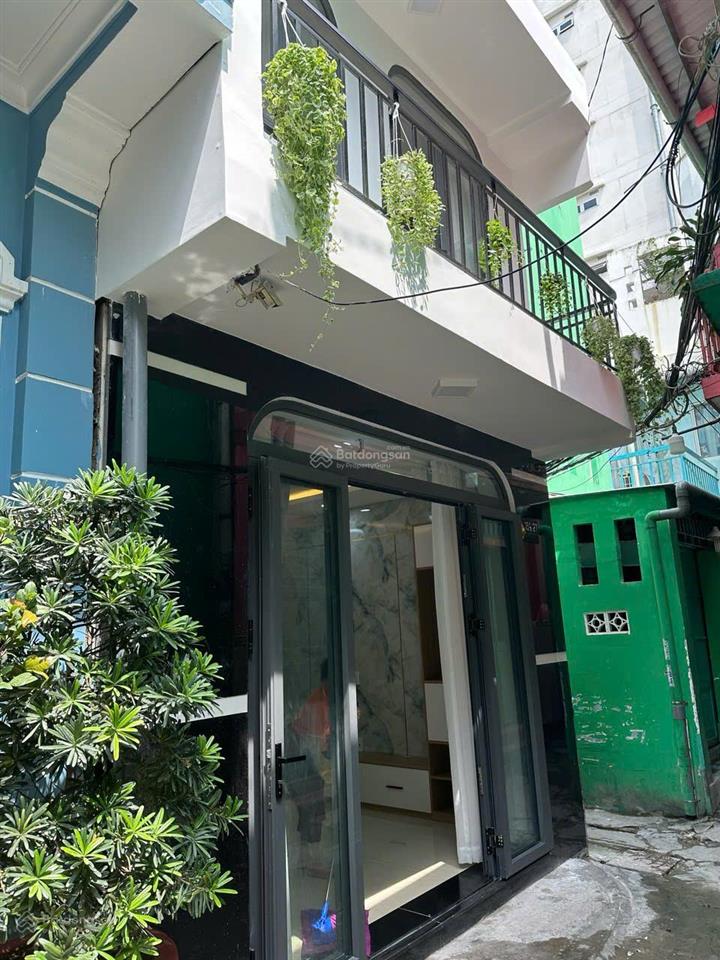 Nhà đẹp chỉ 6.35 tỷ. 2 mặt thoáng gần hai bà trưng, trần quốc thảo. dt(4x10m). 2 tầng full nội thất