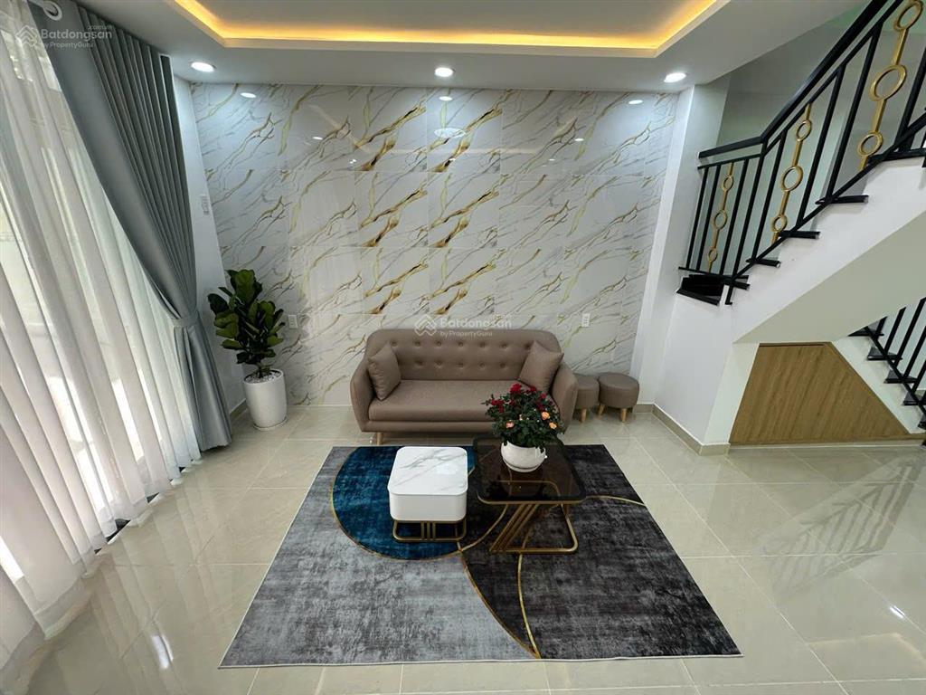 Chỉ 6.35tỷ. nhà 2 mặt thoáng kế hai bà trưng, cụm trần quốc thảo dt(4x10m). nhà đẹp 2 tầng. full nt