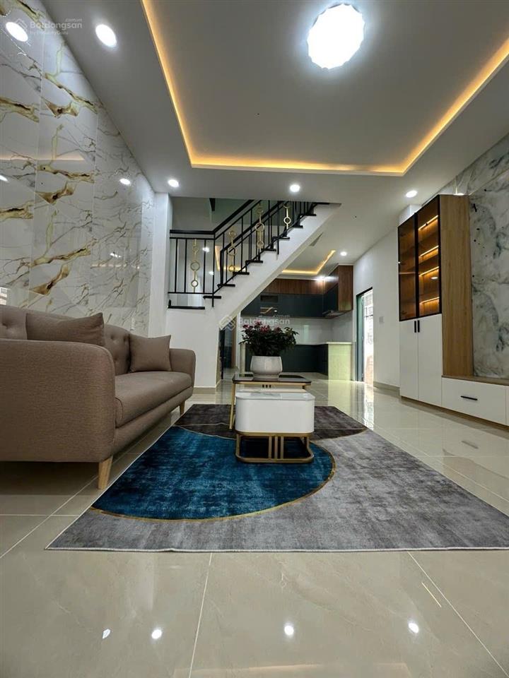 Chỉ 6.35tỷ. nhà 2 mặt thoáng kế hai bà trưng, cụm trần quốc thảo dt(4x10m). nhà đẹp 2 tầng. full nt