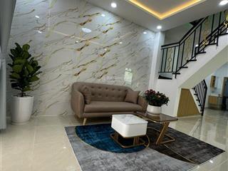 Giá rẻ 6.35 tỷ. nhà 2 mặt thoáng kế nam kỳ khởi nghĩa, cụm hai bà trưng. dt(4x10m). nhà đẹp 2 tầng