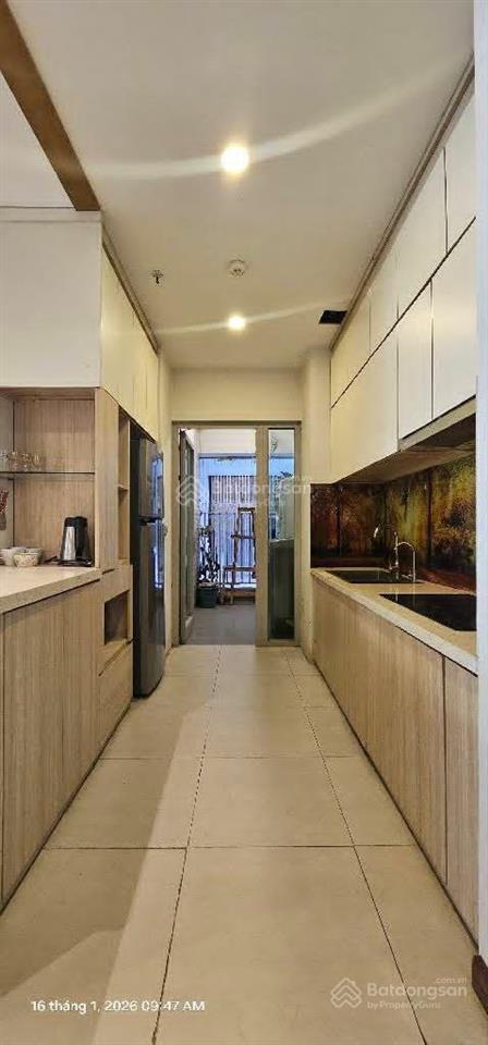 Chính chủ bán căn hộ chung cư ngoại giao đoàn, 2 ngủ, 2 vệ sinh, phòng khách rộng, 85m2 nhỉnh 9 tỷ