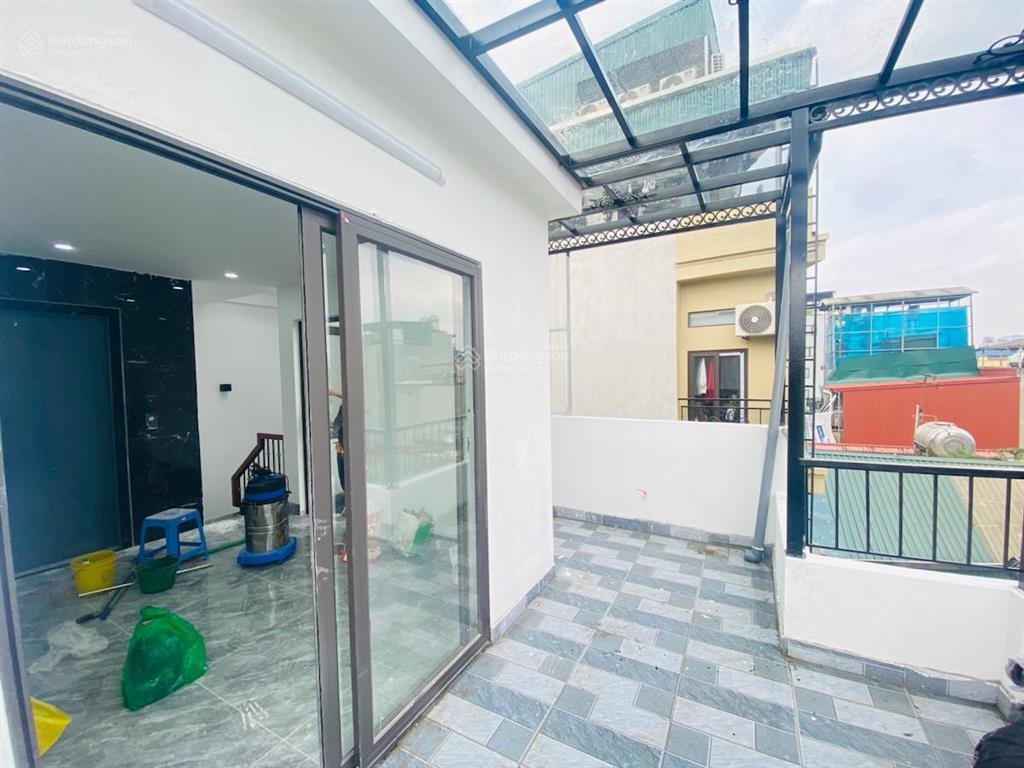 Bán nhà đống đa 55m2 , ngõ oto lý thuyết, gần phố, 6 tầng thang máy, trước nhà 5m, an sinh cực tốt