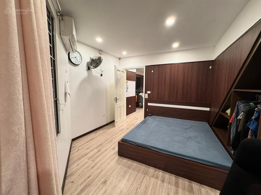 Bán nhà mặt hồ văn chương 62m2, ô tô tránh, vỉa hè kinh doanh sầm uất, vị trí cực đẹp, an sinh đỉnh