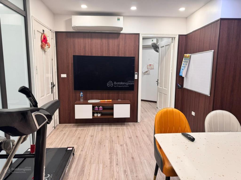 Bán nhà mặt hồ văn chương 62m2, ô tô tránh, vỉa hè kinh doanh sầm uất, vị trí cực đẹp, an sinh đỉnh