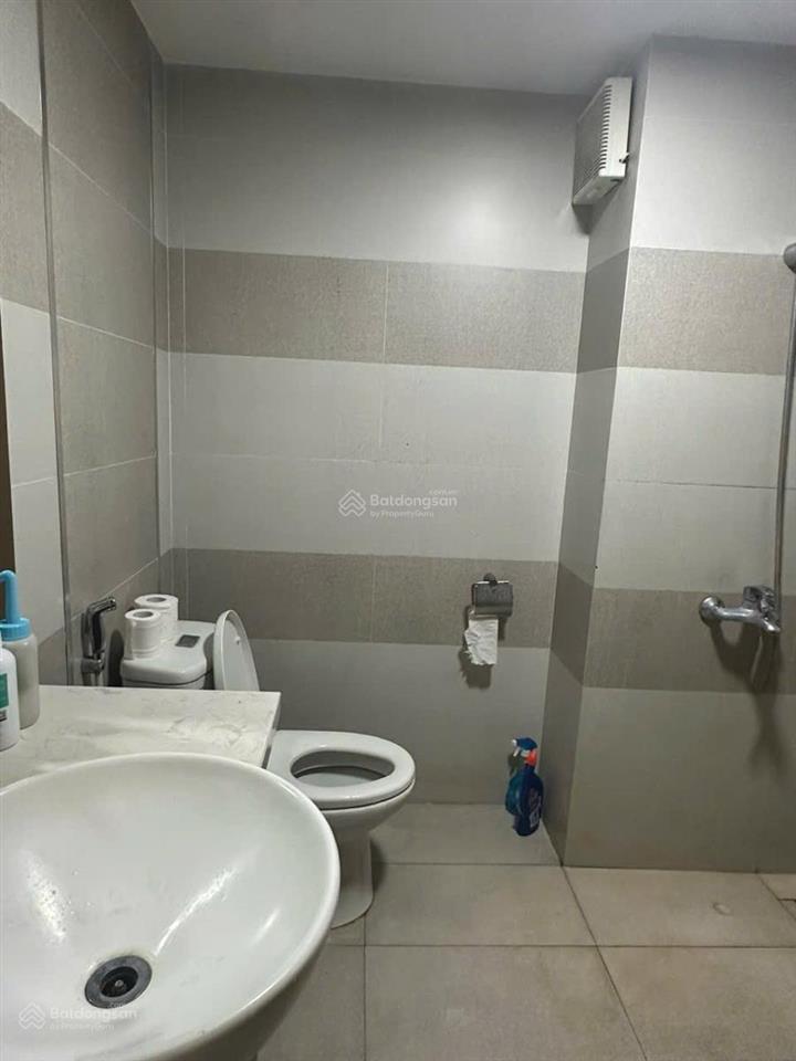 Bán nhà đê la thành 60m2, ôtô vào nhà, trước nhà ôtô tránh, qh ổn định, 3 thoáng vĩnh viễn, sầm uất