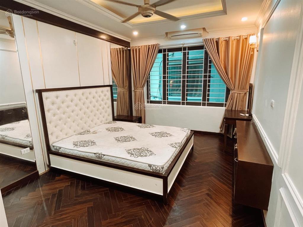 Bán nhà khâm thiên 52m2, 2 thoáng trước sau, ô chờ thang máy, ngõ rất rộng thoáng, an sinh cực tốt