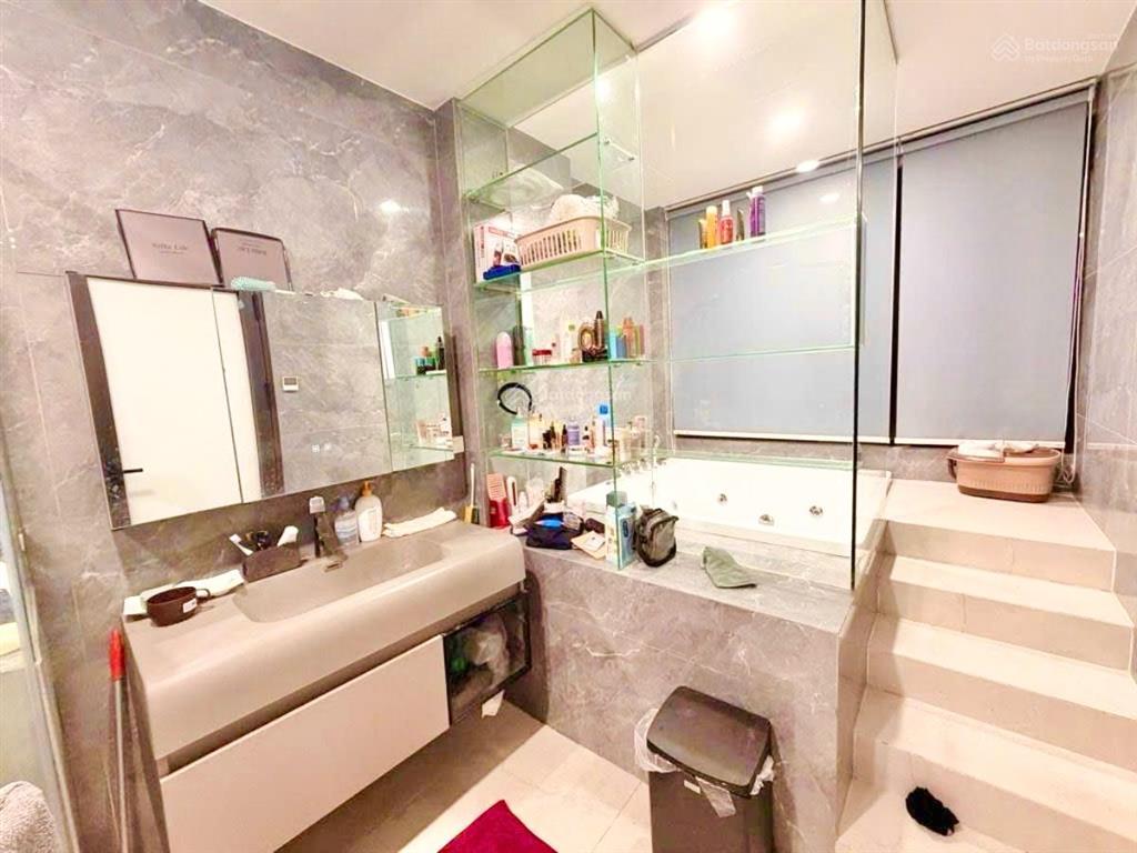 Bán nhà đặng văn ngữ 77m2, ngõ thông kinh doanh, oto nhỏ đỗ cửa, gần hồ điều hoà, nở hậu, sầm uất