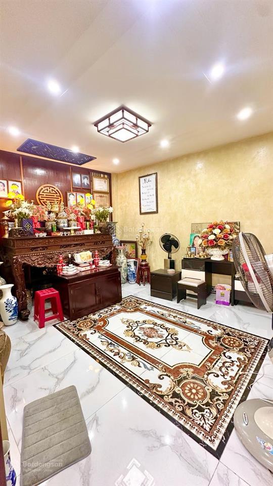 Bán nhà đặng văn ngữ 77m2, ngõ thông kinh doanh, oto nhỏ đỗ cửa, gần hồ điều hoà, nở hậu, sầm uất