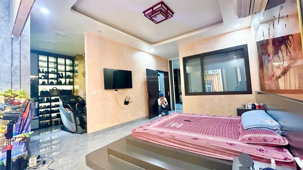 Bán nhà đặng văn ngữ 77m2, ngõ thông kinh doanh, oto nhỏ đỗ cửa, gần hồ điều hoà, nở hậu, sầm uất