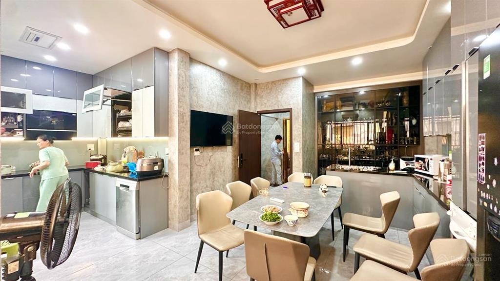 Bán nhà đặng văn ngữ 77m2, ngõ thông kinh doanh, oto nhỏ đỗ cửa, gần hồ điều hoà, nở hậu, sầm uất