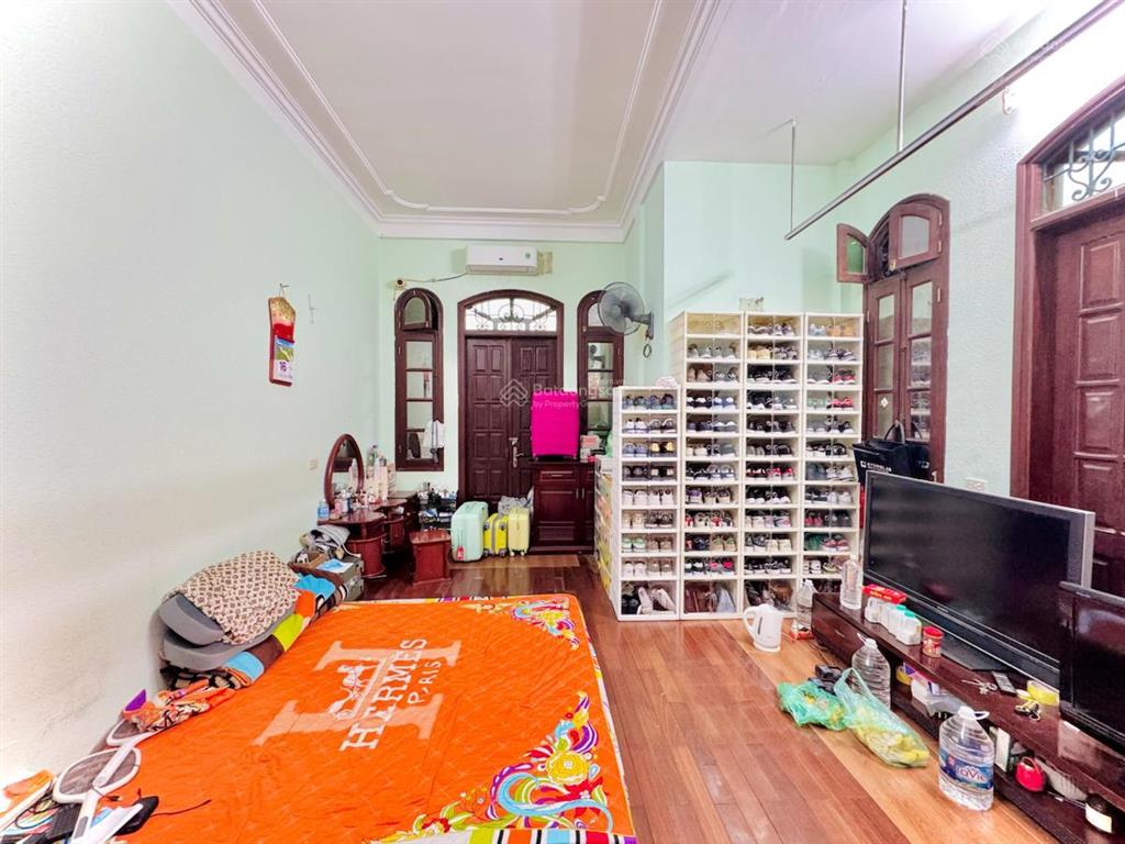 Bán nhà mặt hồ phương mai 66m2, ô tô tránh đỗ ngày đêm, mặt tiền bề thế, kinh doanh sầm uất, vỉa hè