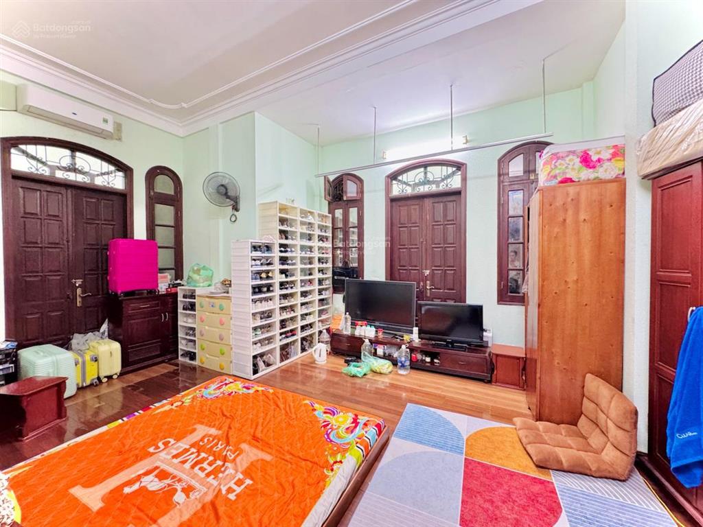 Bán nhà mặt hồ phương mai 66m2, ô tô tránh đỗ ngày đêm, mặt tiền bề thế, kinh doanh sầm uất, vỉa hè