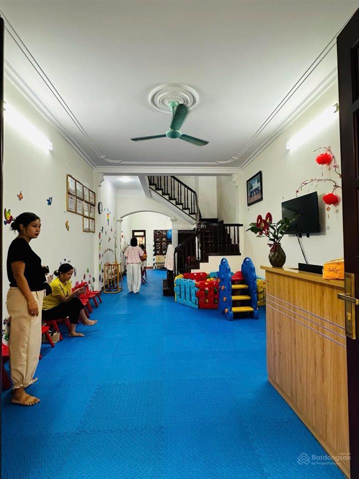 Bán nhà đống đa 75m2,phân lô,oto tránh trước nhà,ngõ thông kinh doanh,kcbt chắc chắn ,dân trí cao