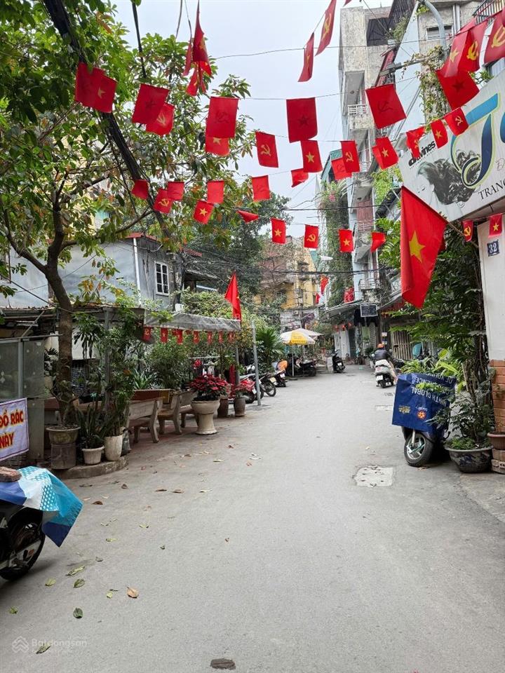 Bán nhà đông tác 45m2, cách oto 25m, lô góc 2 thoáng, nở hậu, ngõ thông ba gác, nội thất cao cấp