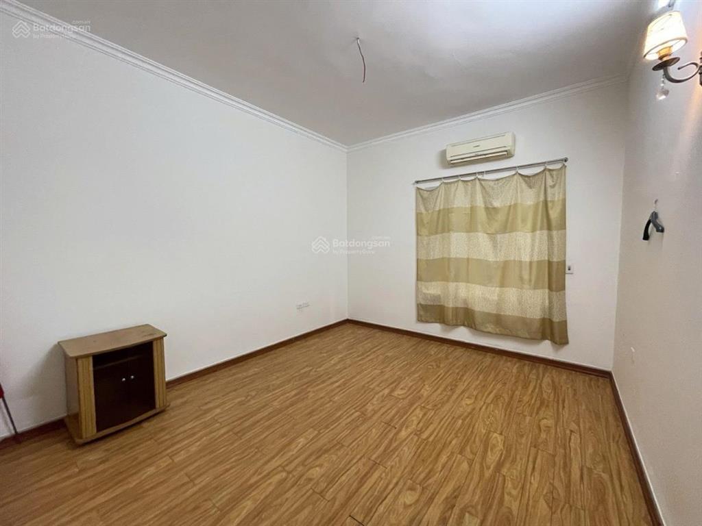 Bán nhà chùa bộc 50m2, phân lô, ngõ trước nhà 3m, ô tô chạy vòng quanh, trung tâm sầm uất, tiện ích