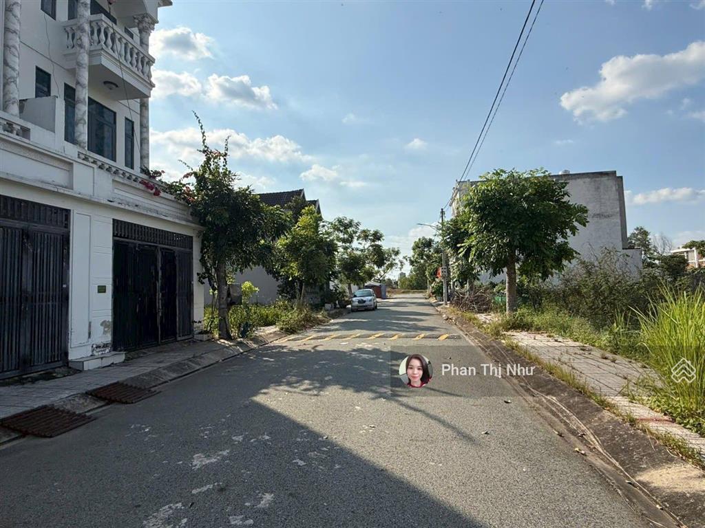 Đất đẹp cao ráo  đường nhựa 8m  4x15 shr full thổ  xây tự do  gần cv khủng long  kdc hiện hữu