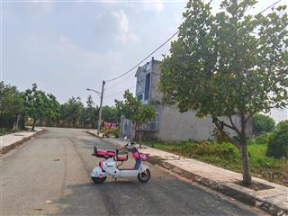 Giá rẻ bất ngờ! gần bờ kênh sông trăng giá chỉ 900tr, shr đường nhựa, kdc đông đúc