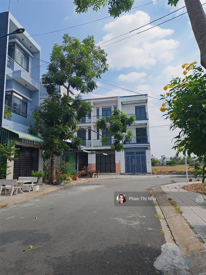 Ngợp quá rồi!!! chủ đang cần ra gấp lô đất mt nhựa 8m! trong kdc đông đúc. mua sang tên cc luôn!!