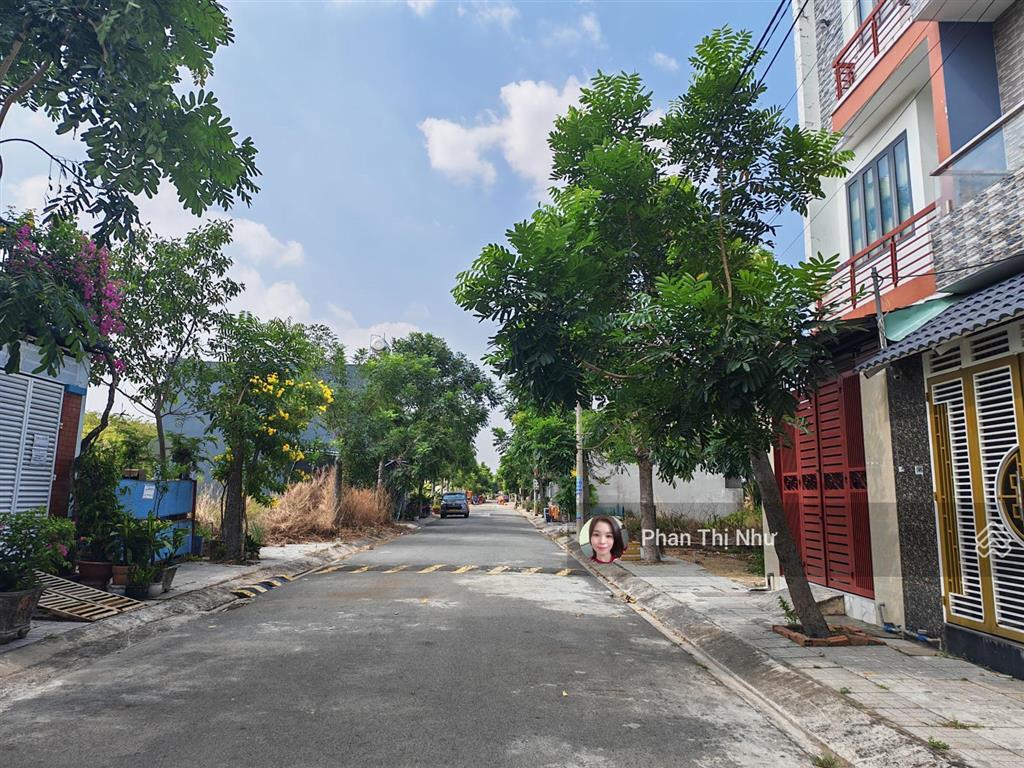 Ngợp quá rồi!!! chủ đang cần ra gấp lô đất mt nhựa 8m! trong kdc đông đúc. mua sang tên cc luôn!!