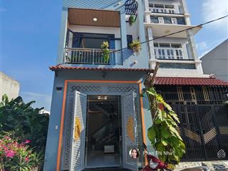 Nhà đẹp mới xây xong  nội thất cơ bản, giáp hóc môn, đường nhựa 8m kdc hiện hữu sổ hồng riêng