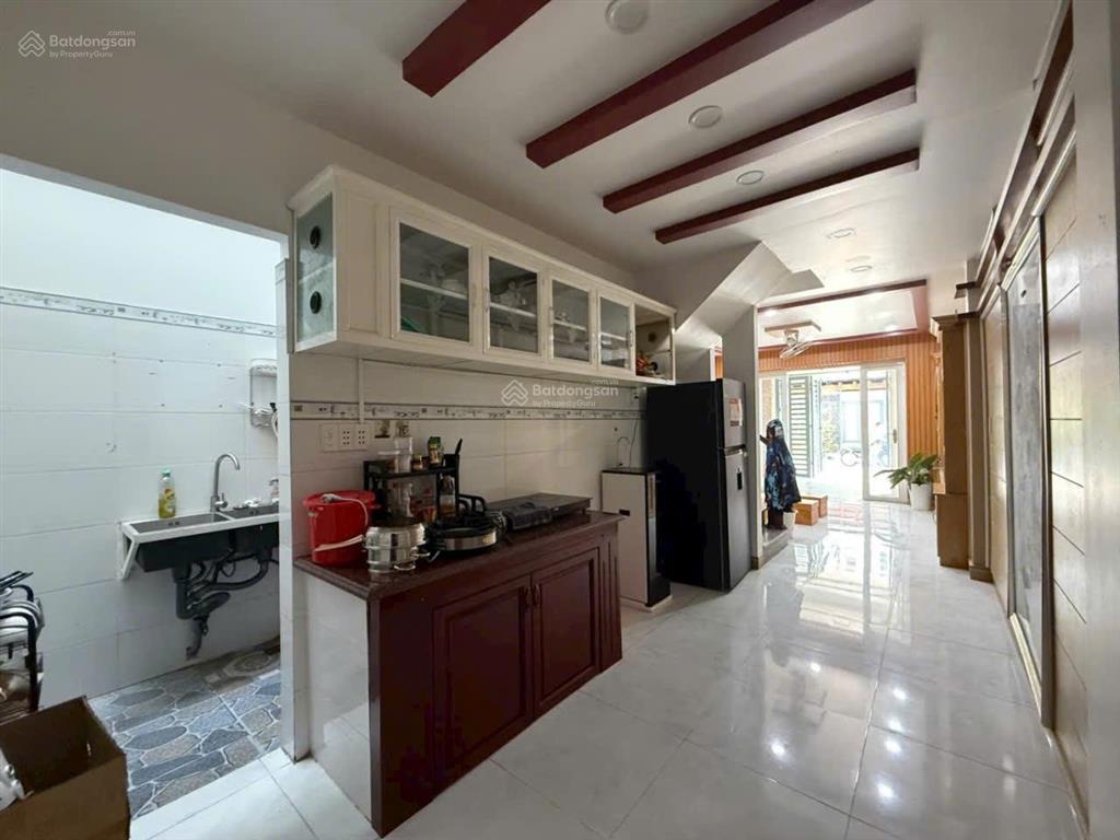 Nhà lầu 3pn có phòng ngủ dưới! đường nhựa 8m oto đậu trước nhà khu vip giá tốt
