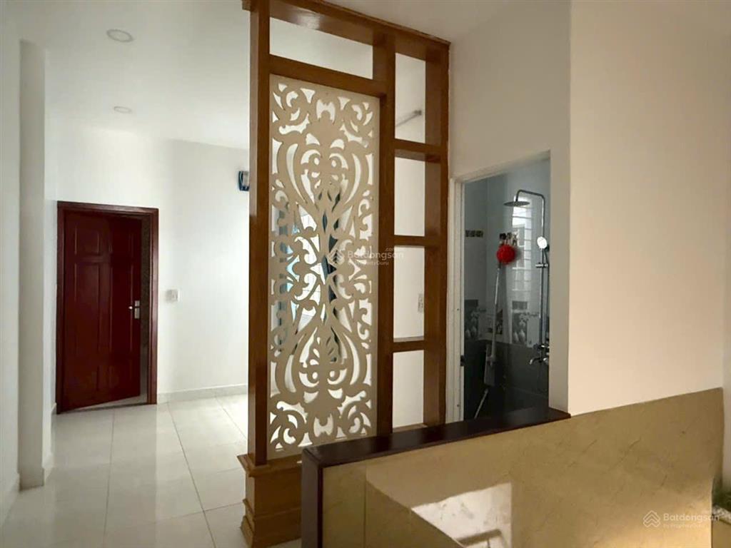 Nhà lầu 3pn có phòng ngủ dưới! đường nhựa 8m oto đậu trước nhà khu vip giá tốt