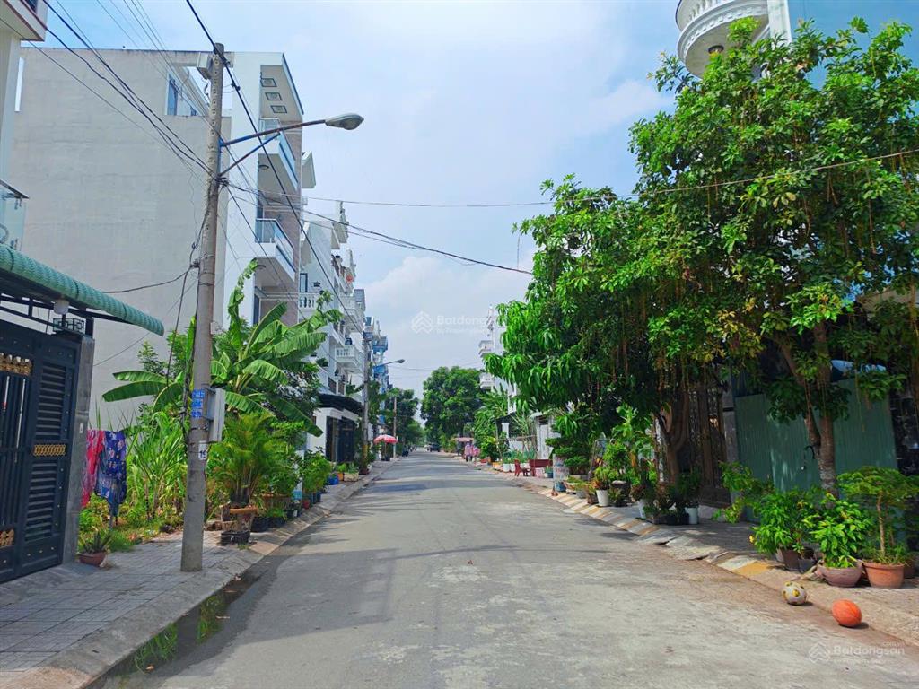 Chỉ 1 tỷ sở hữu ngay nền đất shr  xây dựng tự do! kdc hiện hữu. đường nhựa lớn!