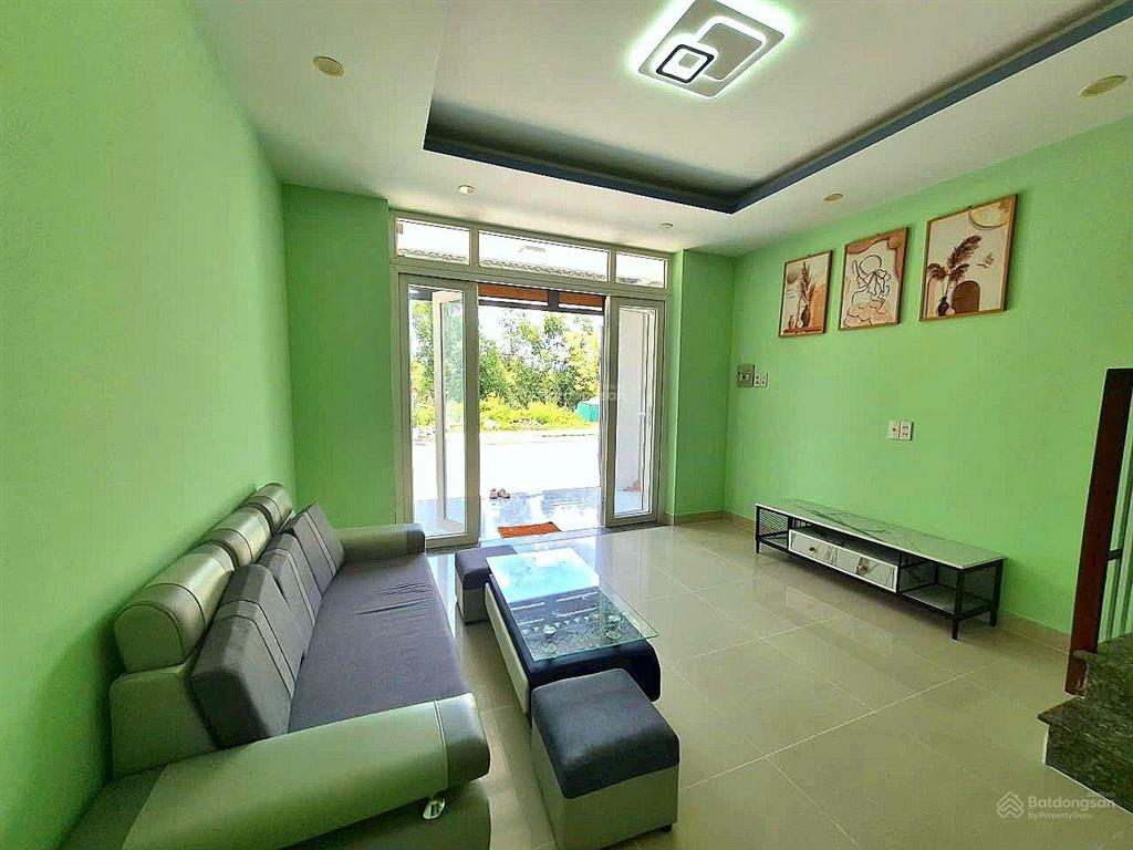 Hơn 1 tỷ sở hữu ngay nhà 1 trệt 1 lầu sổ hồng riêng, dọn vào ở ngay!