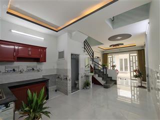 Nhà phố 1 trệt 1 lầu, 2pn, 2wc. đường oto vào tới nhà! kdc hiện hữu! chỉ hơn 900tr!