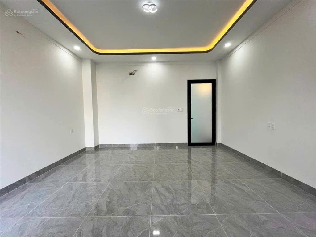 Nhà phố 1 trệt 1 lầu, 2pn, 2wc. đường ô tô vào tới nhà! kdc hiện hữu! chỉ hơn 900tr!