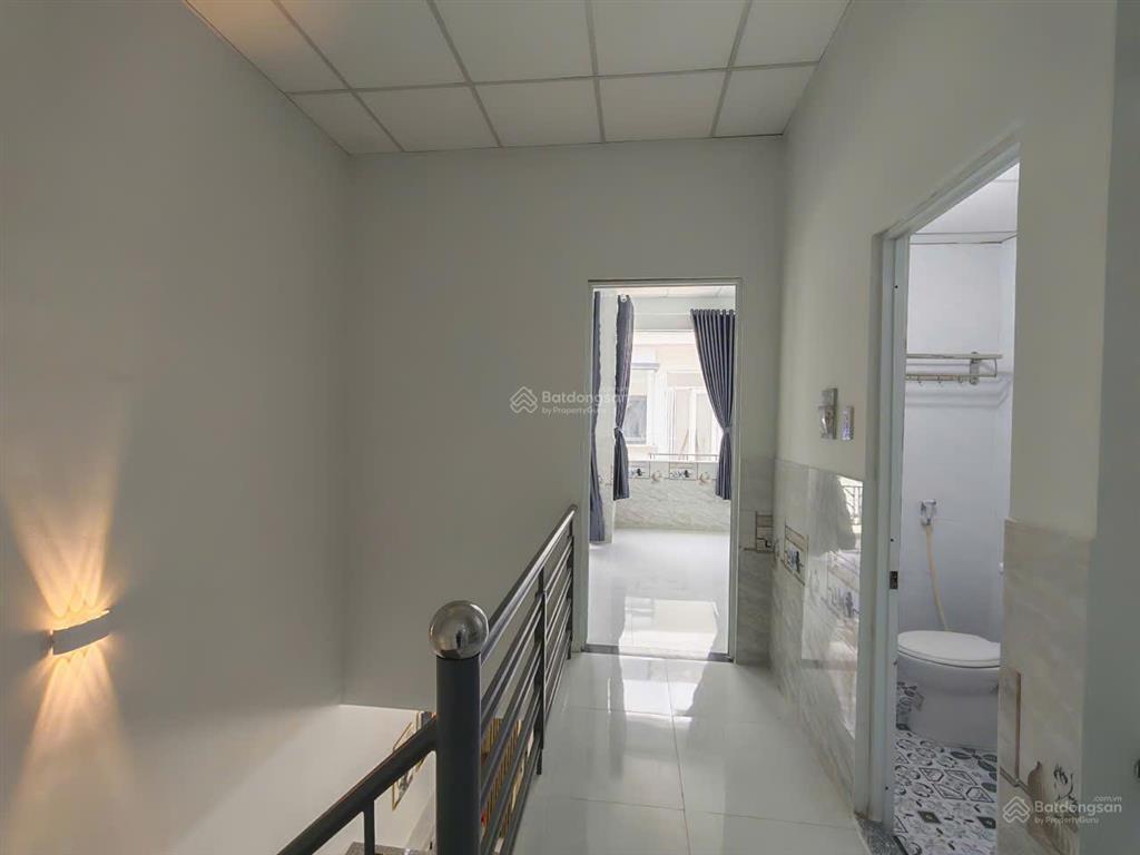 Sốc! nhà phố 1 trệt 1 lầu chỉ 980 triệu, giáp hóc môn!