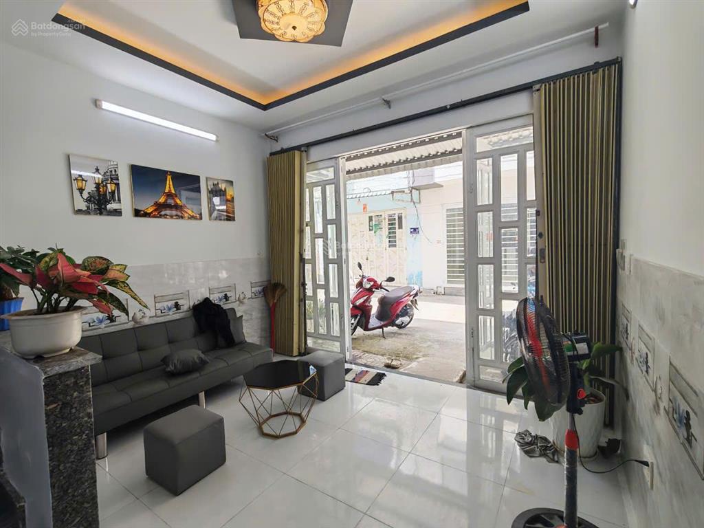 Sốc! nhà phố 1 trệt 1 lầu chỉ 980 triệu, giáp hóc môn!