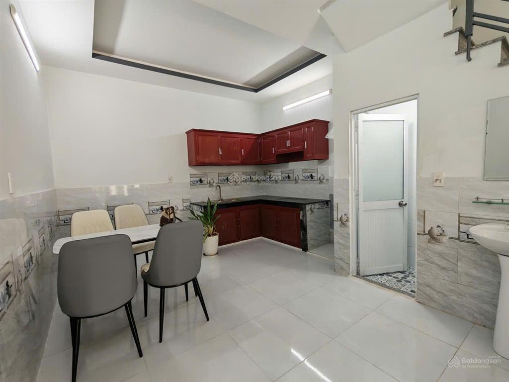 Sốc! nhà phố 1 trệt 1 lầu chỉ 980 triệu, giáp hóc môn!