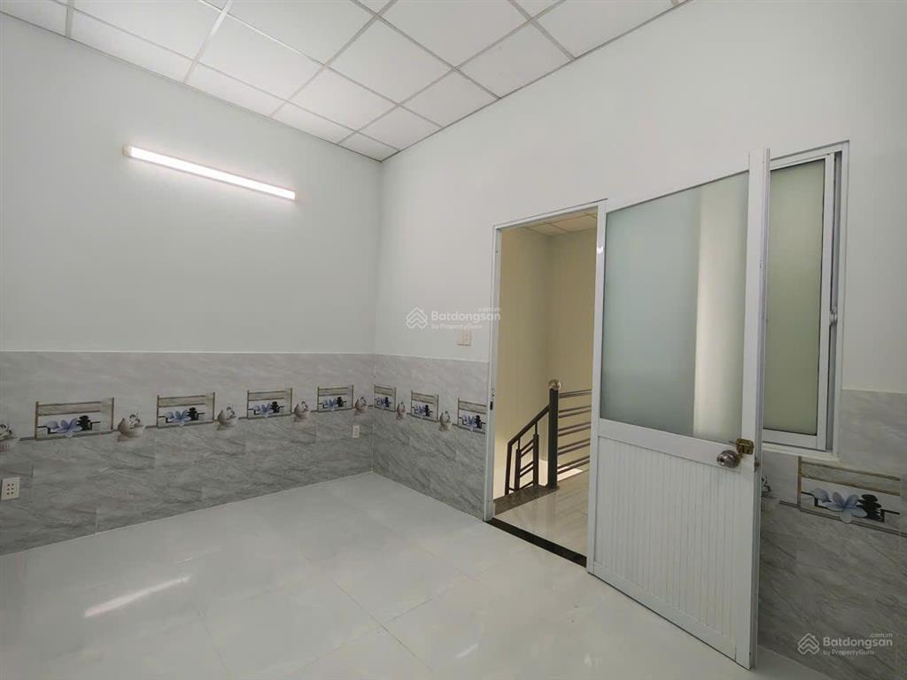Sốc! nhà phố 1 trệt 1 lầu chỉ 980 triệu, giáp hóc môn!