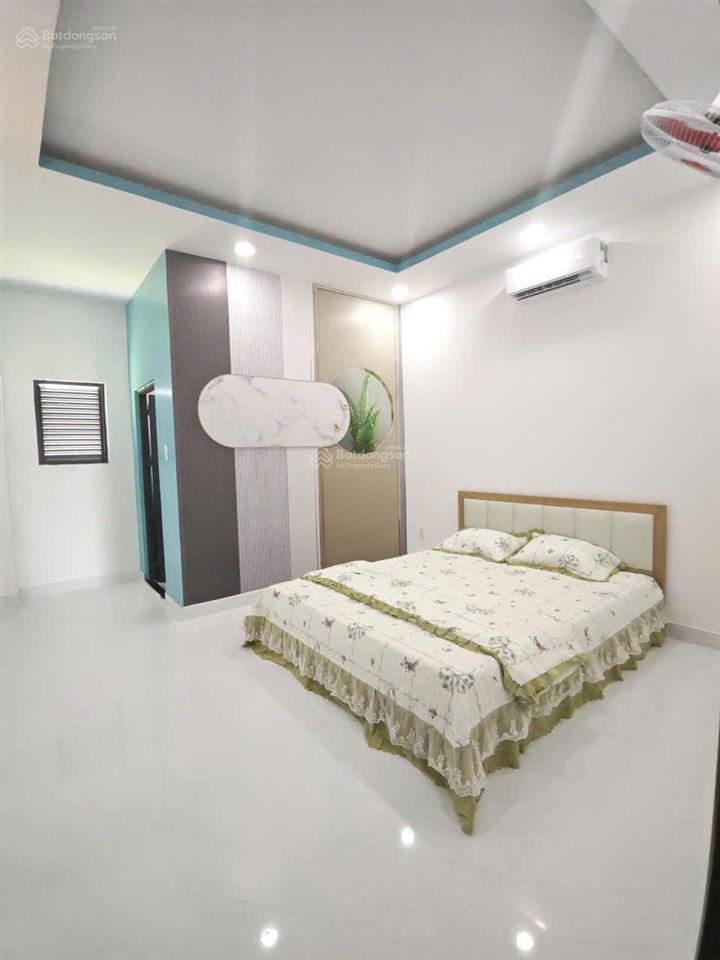 Nhà phố giá rẻ! 1 trệt 1 lầu diện tích 4x18m, shr giá chỉ 1 tỷ 880. mặt tiền nhựa 8m. 2pn 3wc