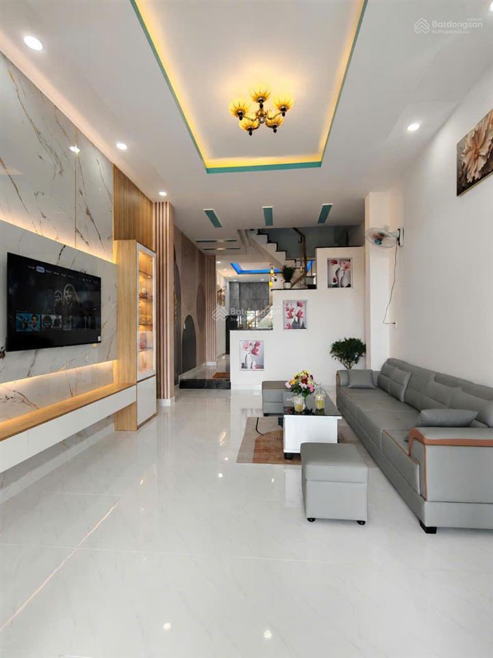 Nhà phố giá rẻ! 1 trệt 1 lầu diện tích 4x18m, shr giá chỉ 1 tỷ 880. mặt tiền nhựa 8m. 2pn 3wc