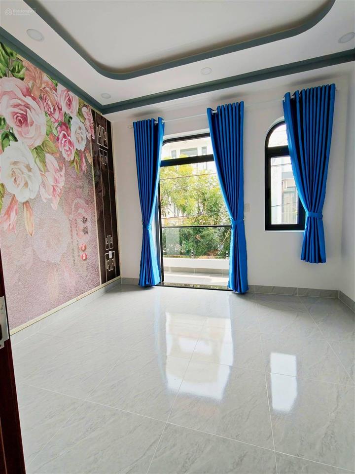 Nhà mới xây full nội thất 3pn có phòng ngủ trệt gần cv 7 kỳ quan chỉ 2,15 tỷ! shr! có nội thất!