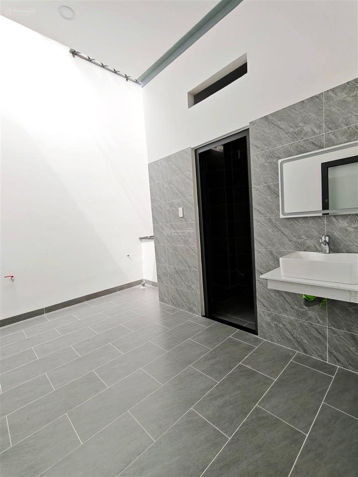 Nhà mới xây full nội thất 3pn có phòng ngủ trệt gần cv 7 kỳ quan chỉ 2,15 tỷ! shr! có nội thất!