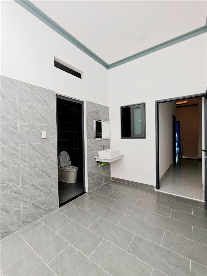 Nhà mới xây full nội thất 3pn có phòng ngủ trệt gần cv 7 kỳ quan chỉ 2,15 tỷ! shr! có nội thất!