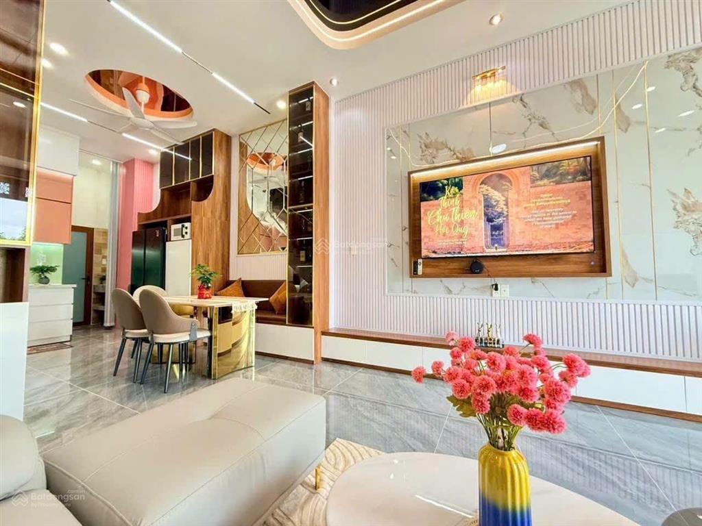 Nhà phố 4pn 5wc | full nội thất | ban công chill cực đẹp chỉ 2 tỷ 950!