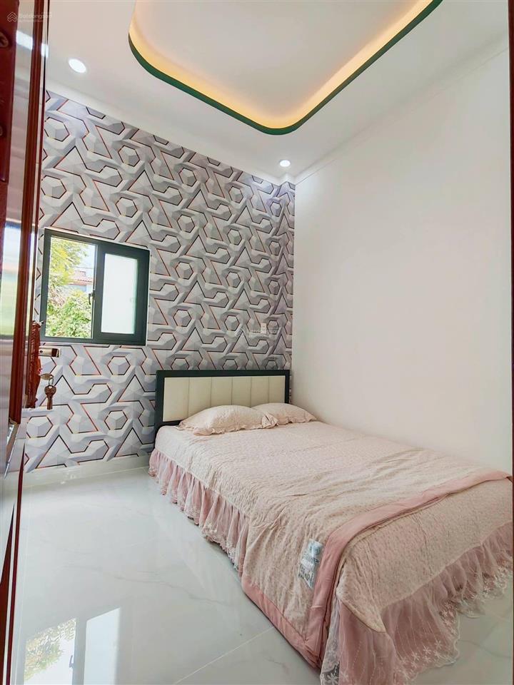 Nhà đẹp mới xây xong! 3pn! shr hoàn công! nhựa 8m! ngay công viên 7 kỳ quan!