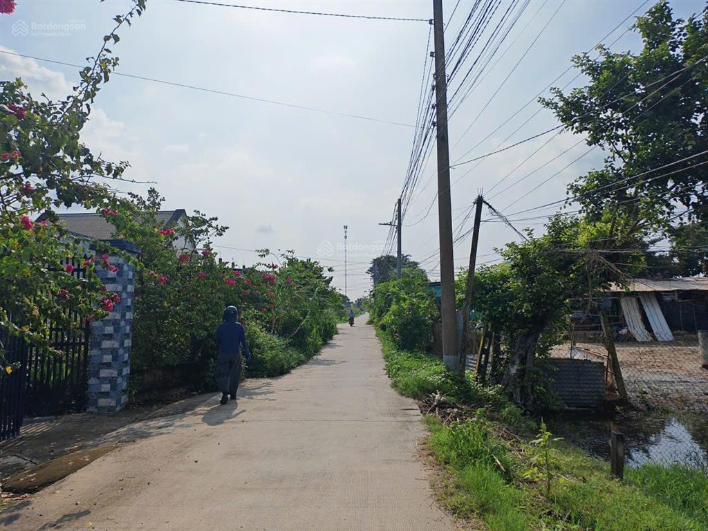 Chủ cần bán lô đất đẹp kế bên kdc cát tường phú sinh! 120m2 chỉ 850tr! shr full thổ! bê tông 6m!