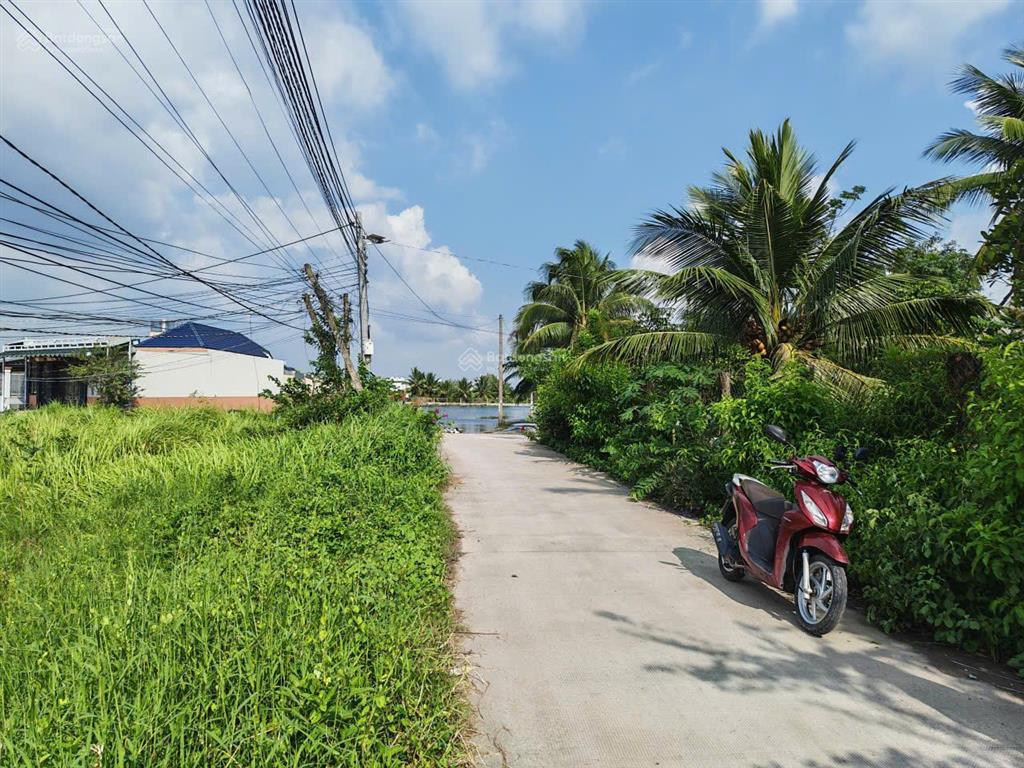 Chủ cần bán lô đất đẹp kế bên kdc cát tường phú sinh! 120m2 chỉ 850tr! shr full thổ! bê tông 6m!