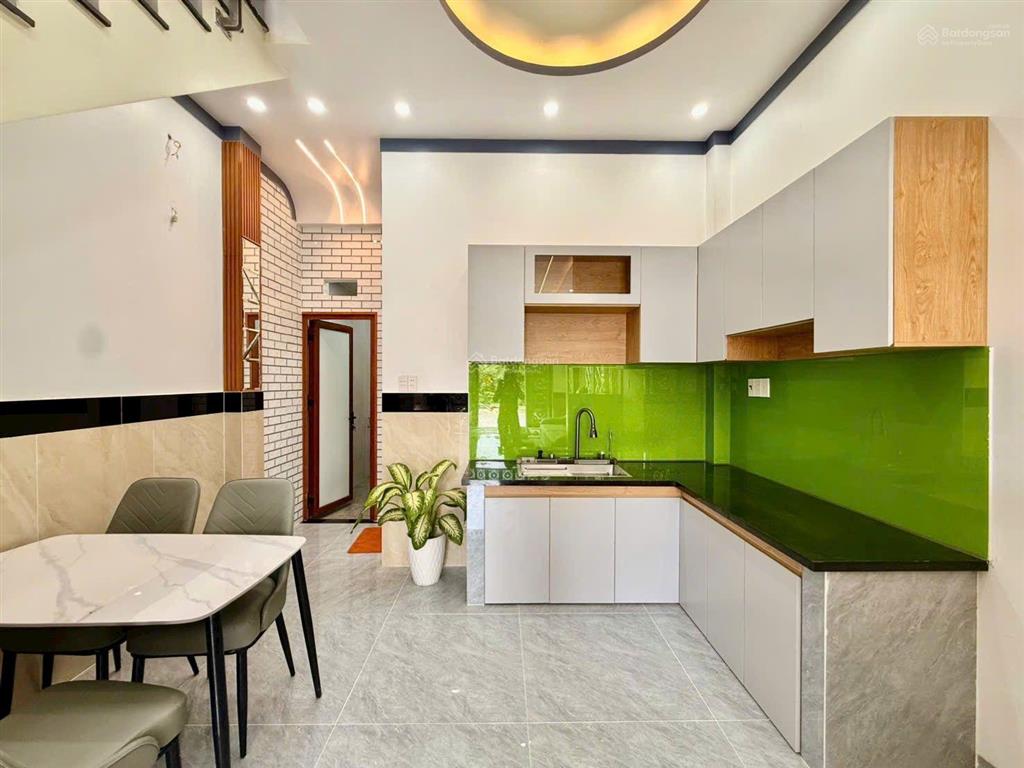 Nhà 1 trệt 1 lầu sát công viên 7 kỳ quan 3pn sổ hồng hoàn công 1 tỷ 830