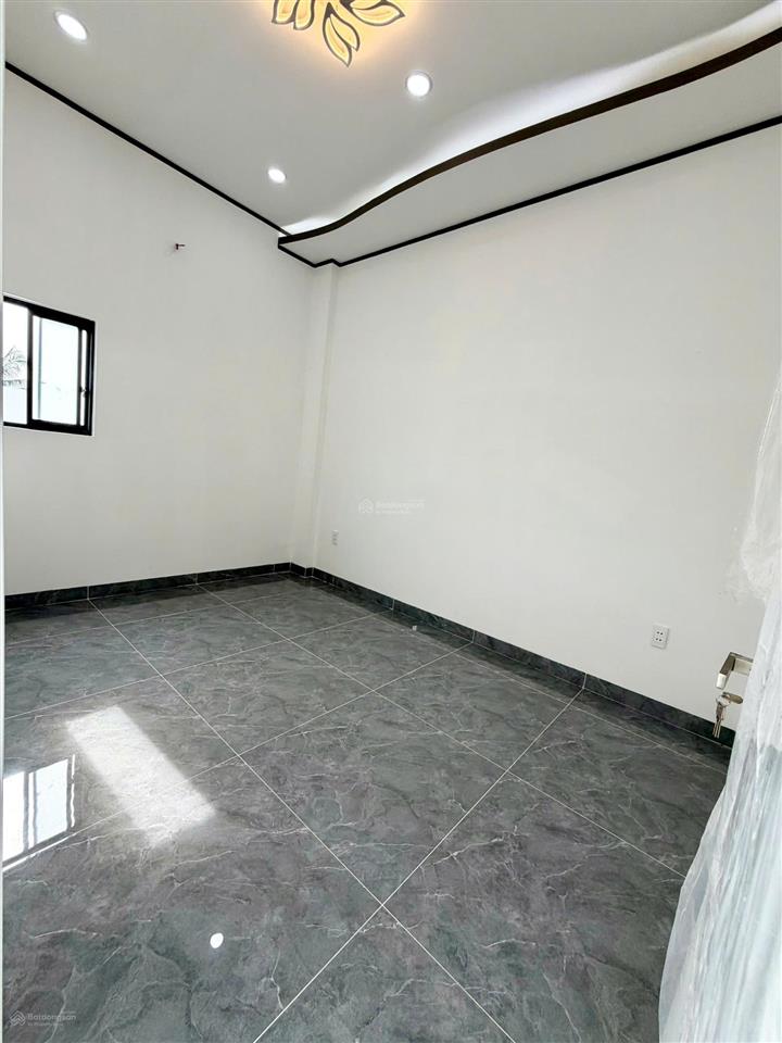 Nhà đẹp có sân vườn, sân xe hơi, đầy đủ công năng sử dụng, shr hoàn công, có nội thất! giá rẻ!