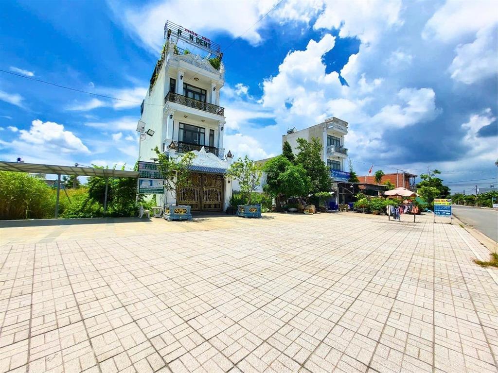 Siêu phẩm nhà đẹp cát tường phú sinh nội thất cao cấp, sống sang chill hết nấc!